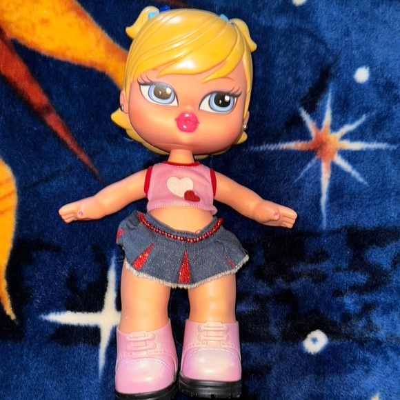 BRATZ BIG BABYZ CLOE DOLL 1ST EDITION 2005 - Picture 1 of 5
